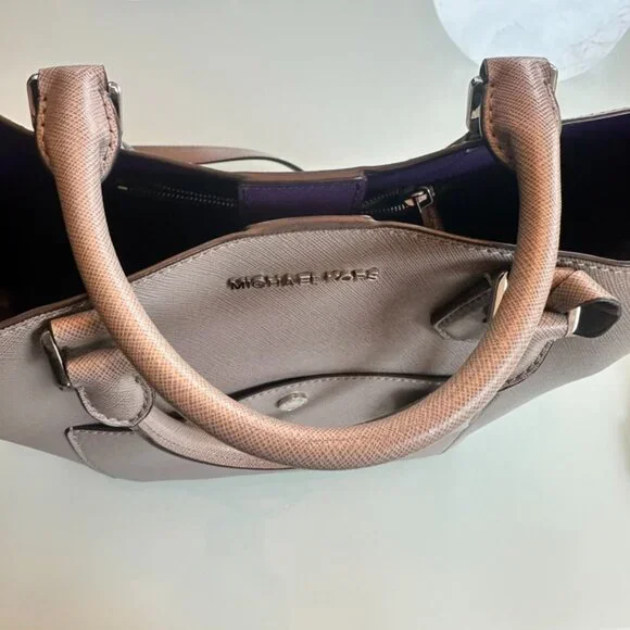 Michael Kors Greenwich Saffiano Leather Bucket Bag Grey/Purple, Arm & Crossbody - Picture 13 of 15